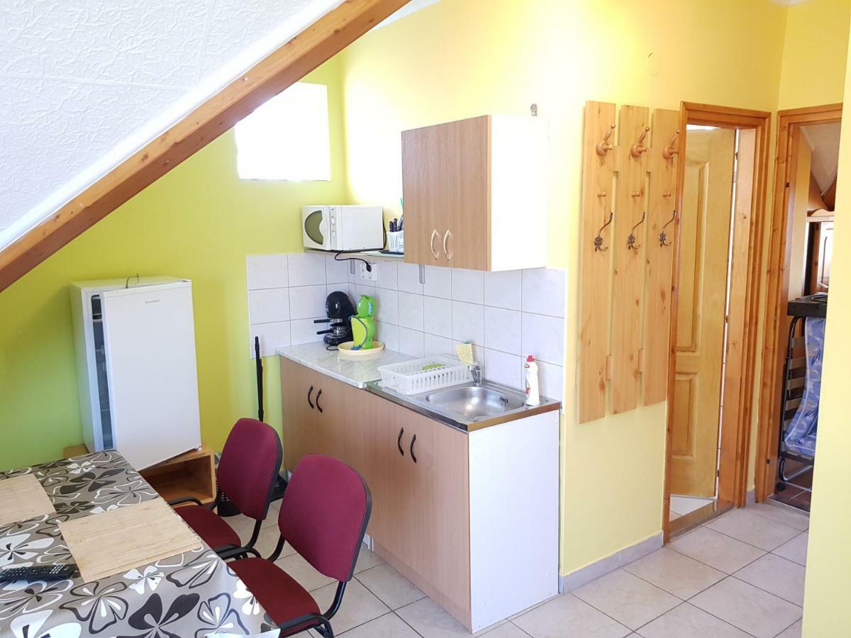 Hôtel Deak Vendeghaz Apartman à Hajdúszoboszló Extérieur photo